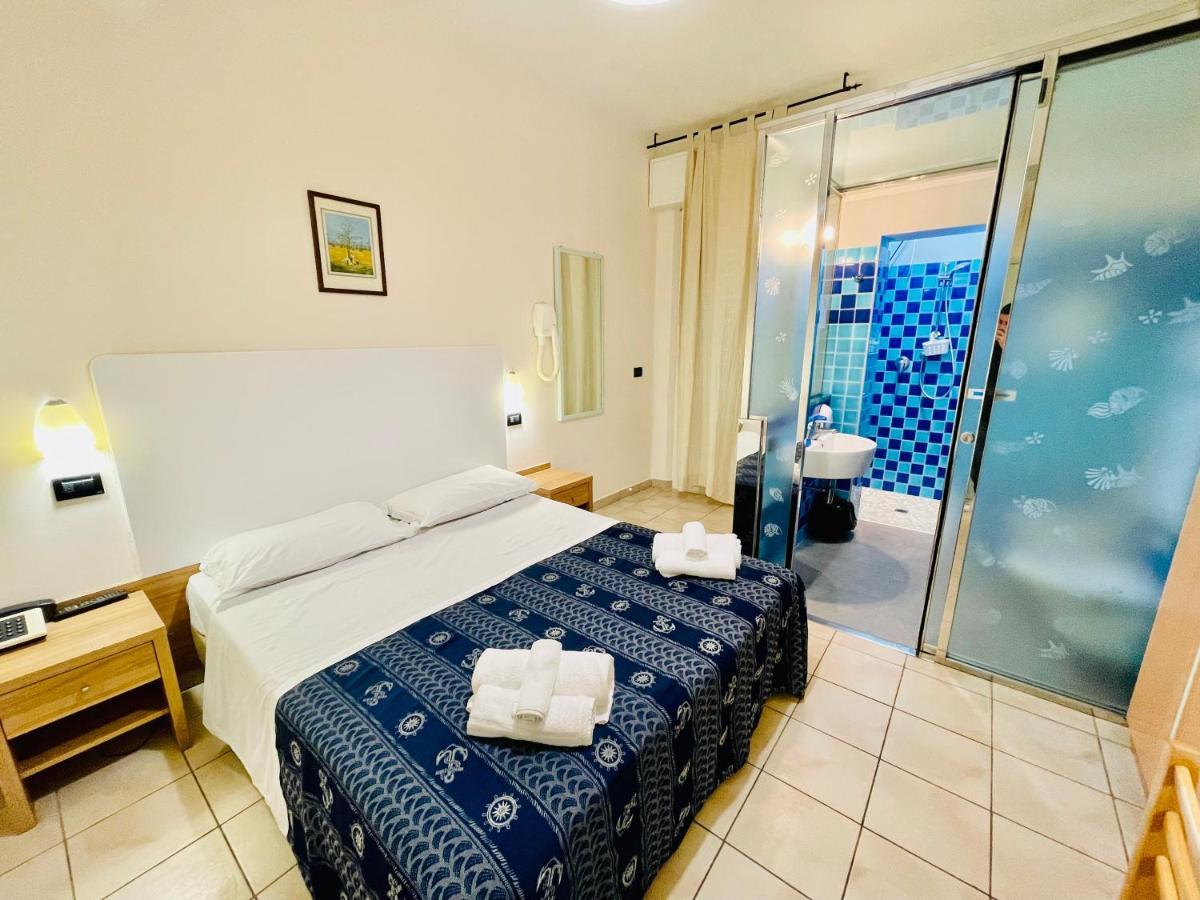 Hotel Vannucci Римини Экстерьер фото