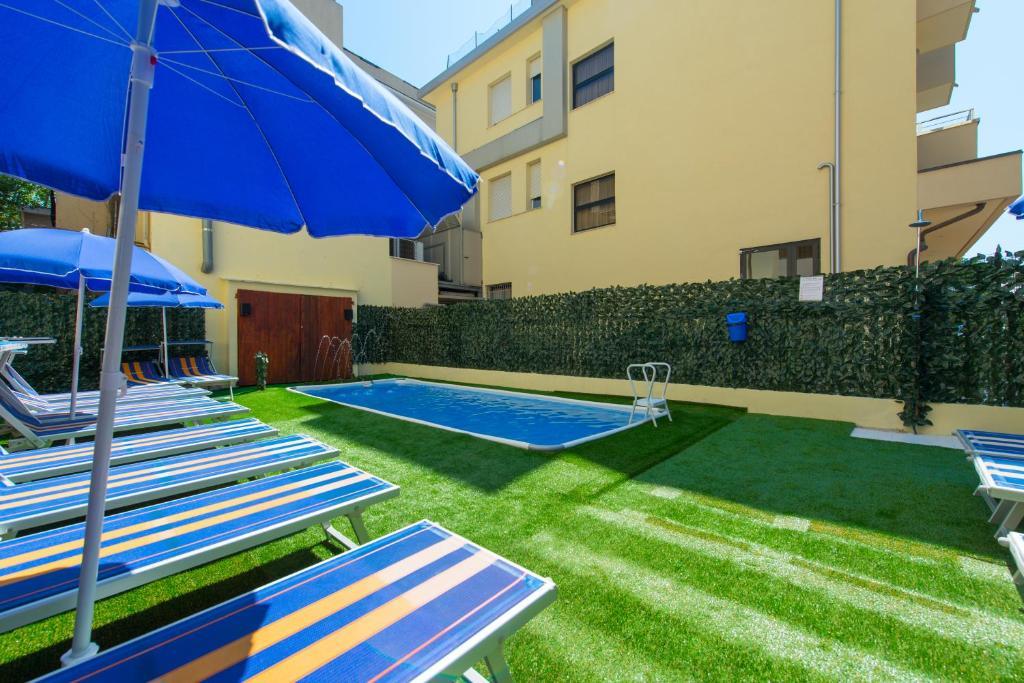 Hotel Vannucci Римини Экстерьер фото