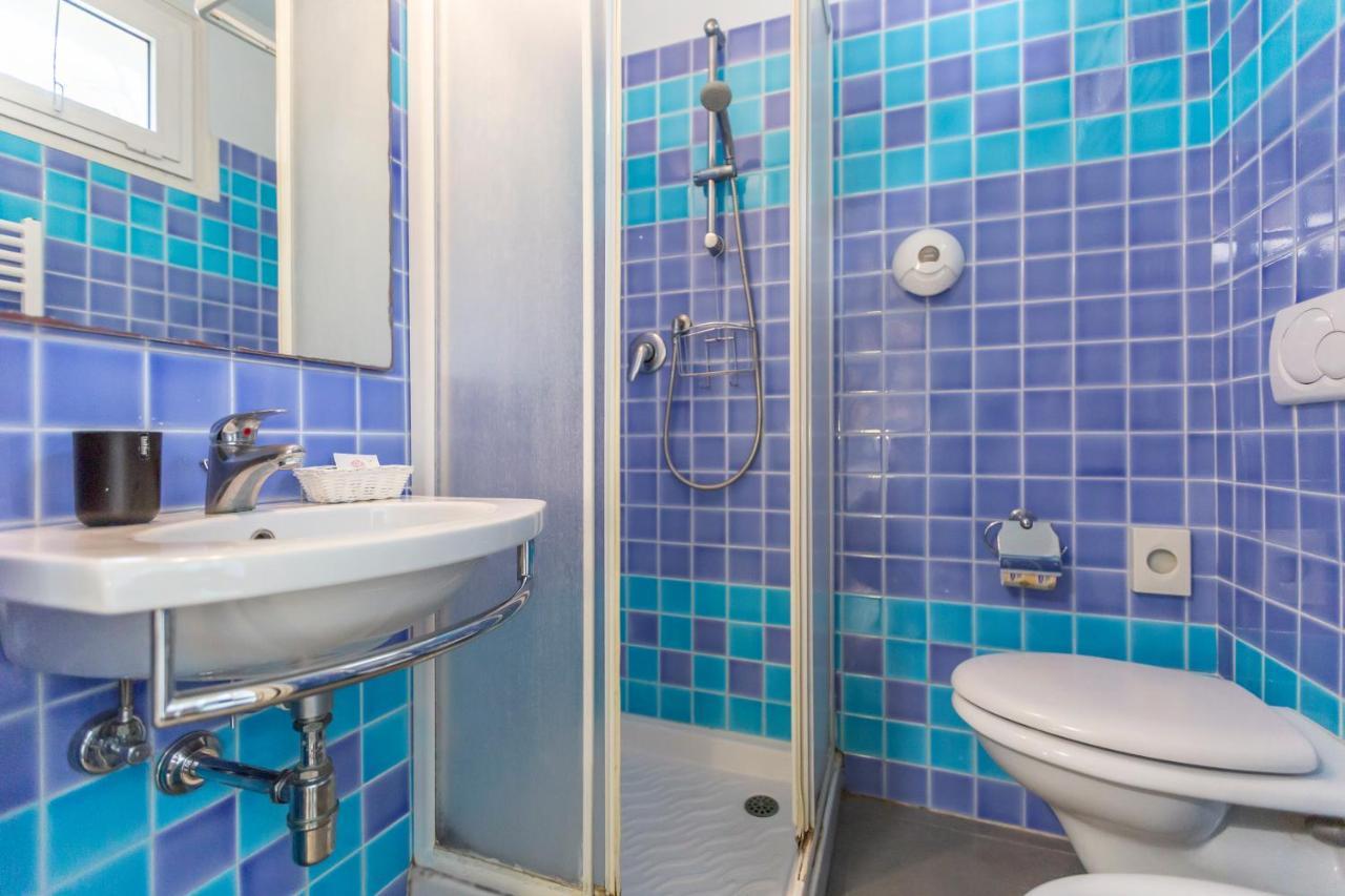 Hotel Vannucci Римини Экстерьер фото