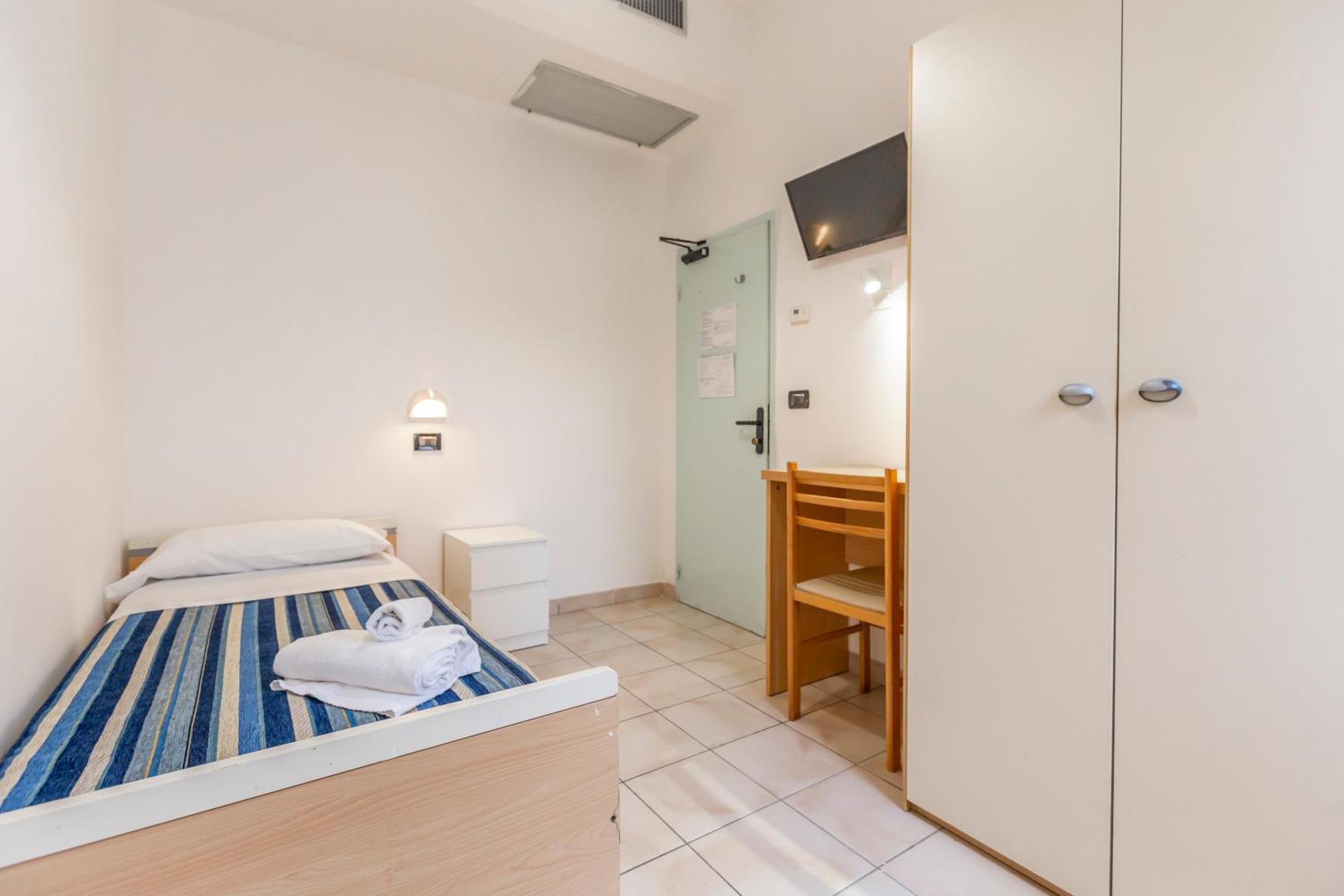 Hotel Vannucci Римини Экстерьер фото