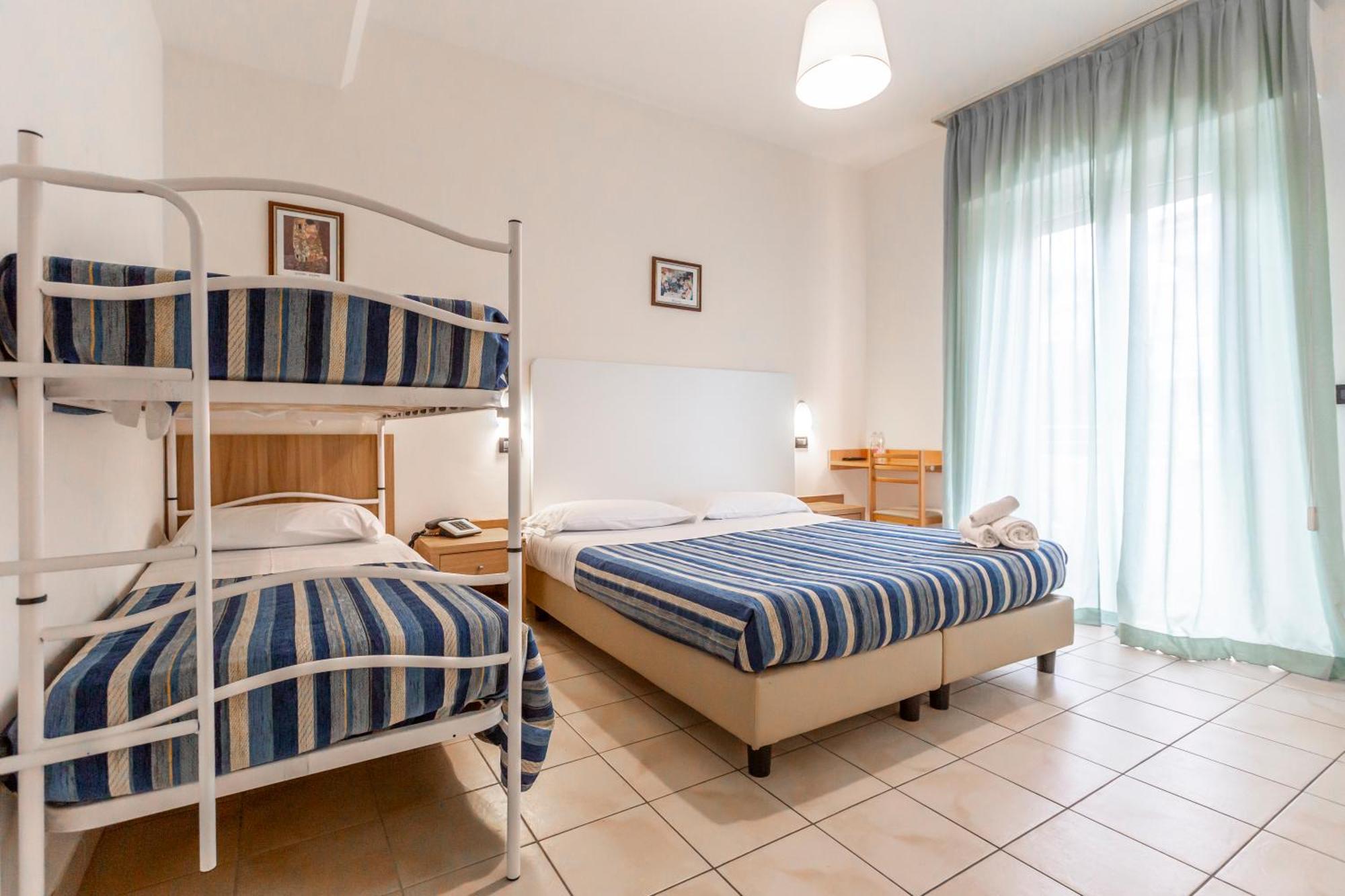 Hotel Vannucci Римини Экстерьер фото